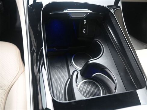 New 2025 Mercedes-Benz GLC 300 image 9