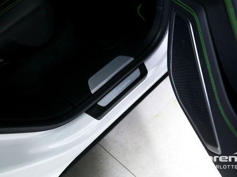 Used 2022 Lamborghini Urus image 26