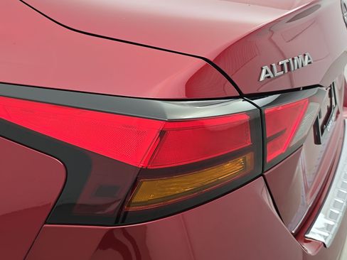 Certified 2023 Nissan Altima 2.5 SR FWD image 32