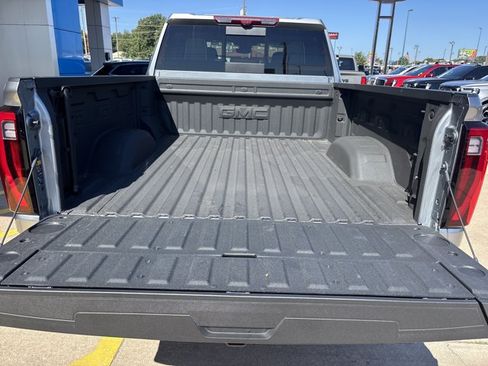 Used 2025 GMC Sierra 3500 Denali Ultimate AWD/4WD image 5