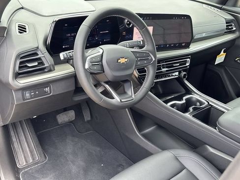 New 2026 Chevrolet Traverse LT w/ Sun and Wheel Package FWD image 23