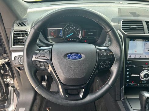 Used 2018 Ford Explorer Sport AWD/4WD image 12