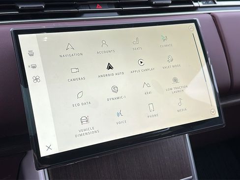 New 2025 Land Rover Range Rover SE image 18