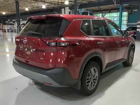 Used 2023 Nissan Rogue S AWD/4WD image 7