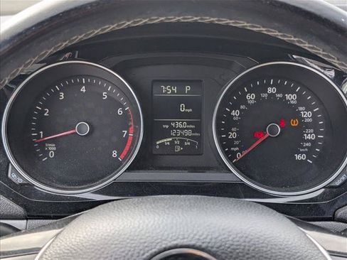 Used 2016 Volkswagen Jetta Sport FWD image 11