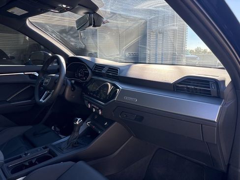 Certified 2025 Audi Q3 2.0T Premium w/ Convenience Package image 15