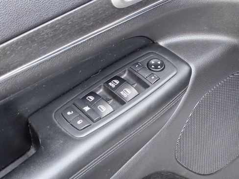 Used 2018 Jeep Grand Cherokee Limited image 20