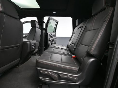 Used 2023 Chevrolet Suburban RST AWD/4WD image 34