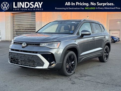 New 2026 Volkswagen Taos SE FWD image 6