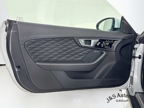 Used 2017 Jaguar F-TYPE SVR AWD/4WD image 22