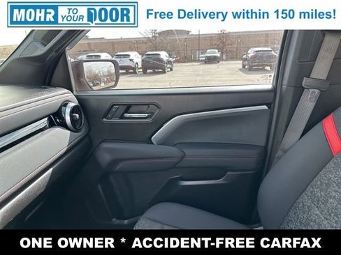 Used 2024 Chevrolet Colorado Z71 w/ Z71 Convenience Package 2 image 24