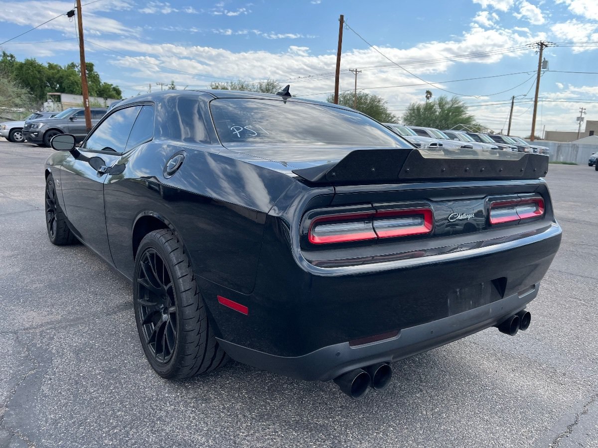 Used 2015 Dodge Challenger R/T Scat Pack w/ Leather Interior Group RWD image 5
