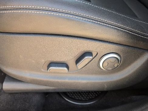 Used 2023 Genesis GV70 2.5T AWD/4WD image 14