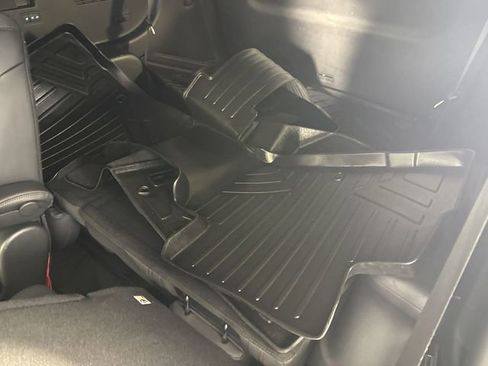 Used 2024 Hyundai Palisade Calligraphy image 25