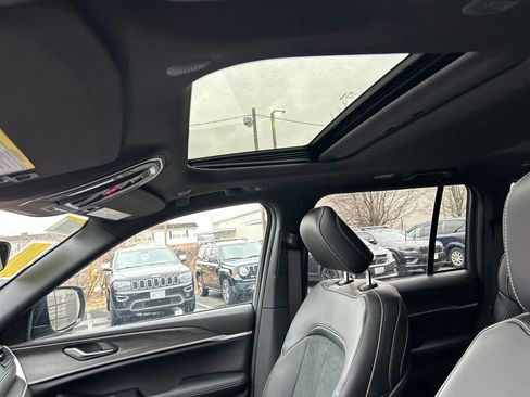 New 2026 Jeep Grand Cherokee Altitude image 23