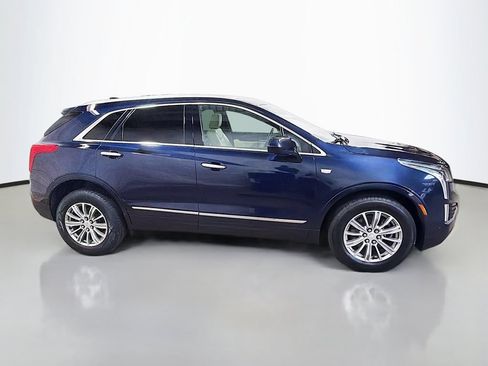 Used 2017 Cadillac XT5 Luxury w/ Driver Awareness Package AWD/4WD image 10