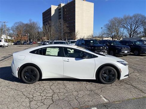 New 2026 Toyota Prius Plug-In Hybrid image 2