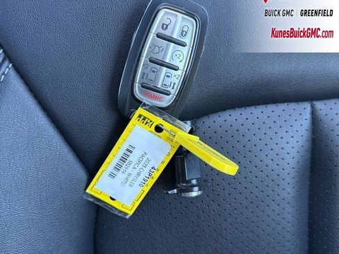Used 2025 Chrysler Pacifica Select FWD image 41