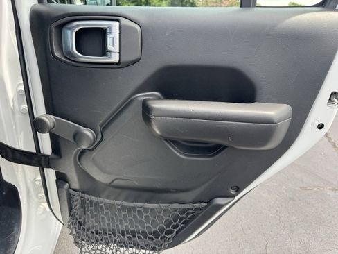 Used 2018 Jeep Wrangler Unlimited Sport image 22