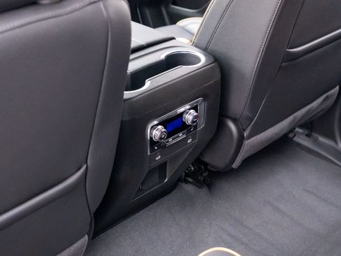 Used 2024 GMC Yukon AT4 w/ Technology Package AWD/4WD image 19