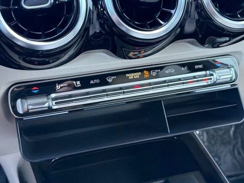 Used 2022 Mercedes-Benz GLB 250 image 23