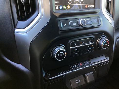 Used 2019 Chevrolet Silverado 1500 Custom w/ Custom Value Package AWD/4WD image 15