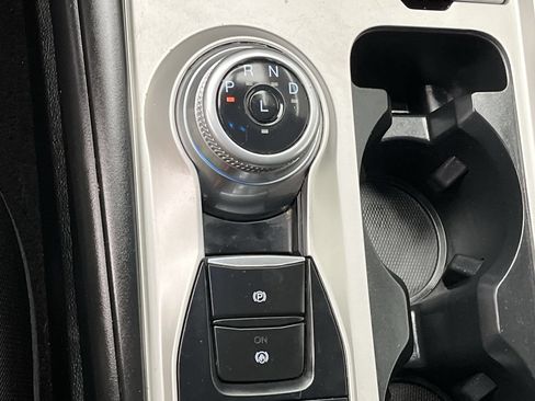 Used 2022 Ford Explorer XLT AWD/4WD image 24