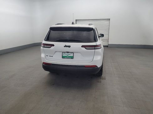 Used 2023 Jeep Grand Cherokee L Laredo AWD/4WD image 7