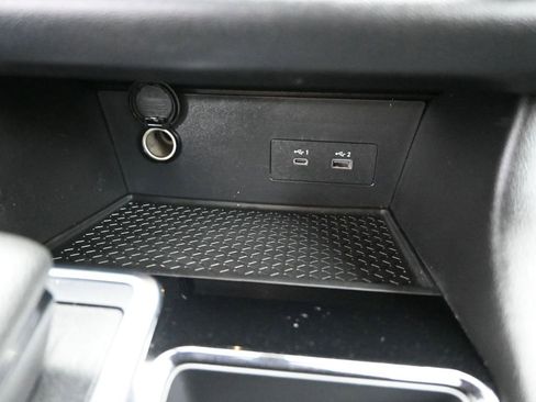 Used 2025 Nissan Pathfinder SV image 17