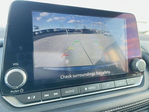 Used 2023 Nissan Rogue SV w/ SV Premium B Package image 19