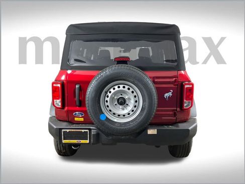 New 2025 Ford Bronco 4-Door image 8