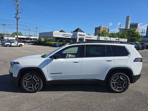 New 2026 Jeep Cherokee Laredo AWD/4WD image 6