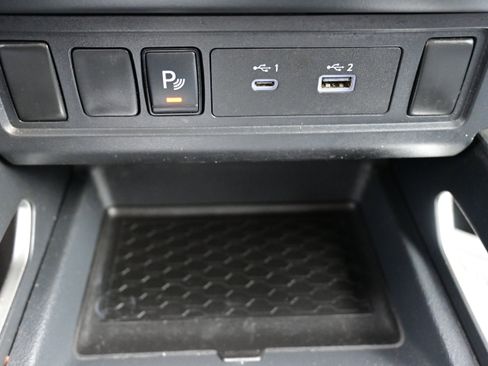 Used 2022 Nissan Frontier SV w/ Technology Package image 28