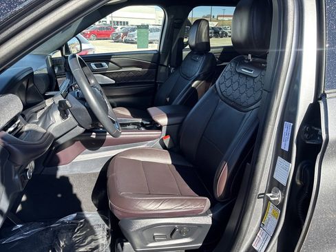 Used 2025 Ford Explorer Platinum w/ LUX Leather Package image 14