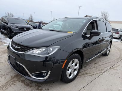Used 2017 Chrysler Pacifica Touring-L Plus w/ Advanced Safetytec Group