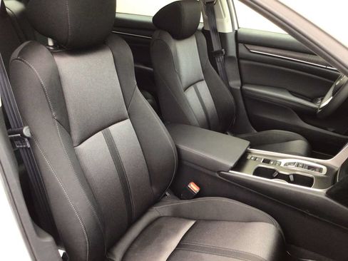 Used 2019 Honda Accord EX image 26
