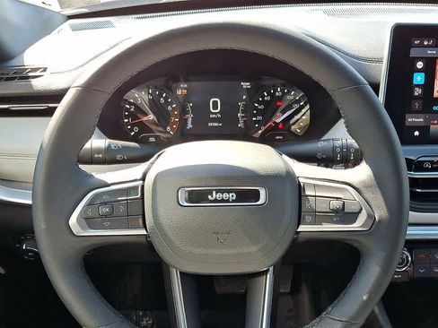 Used 2025 Jeep Compass Limited AWD/4WD image 17