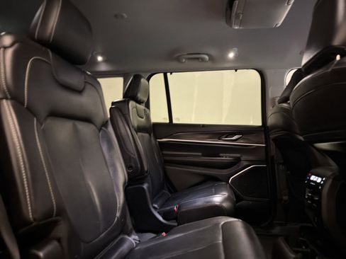 Used 2022 Jeep Grand Cherokee L Limited w/ Luxury Tech Group II RWD image 24