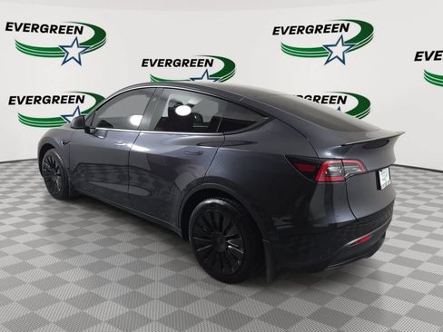 Used 2024 Tesla Model Y Long Range AWD/4WD image 7