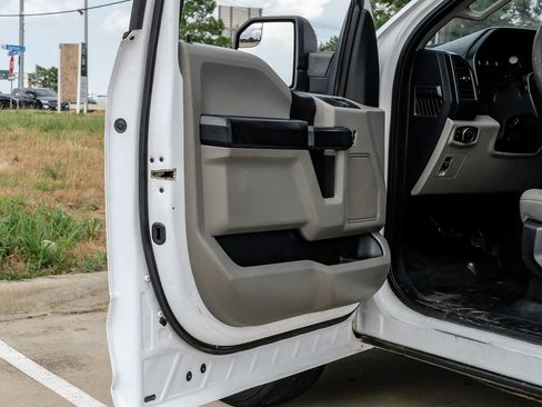Used 2018 Ford F150 XL w/ Equipment Group 101A Mid RWD image 37