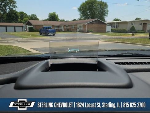 Used 2022 GMC Terrain SLT w/ Infotainment Package II AWD/4WD image 18