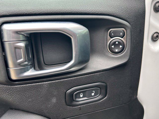 Used 2022 Jeep Wrangler Unlimited Sahara w/ Cold Weather Group AWD/4WD image 17