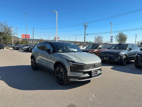 New 2026 Volvo EX30 Cross Country Ultra image 7