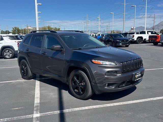 Used 2016 Jeep Cherokee Latitude AWD/4WD image 9
