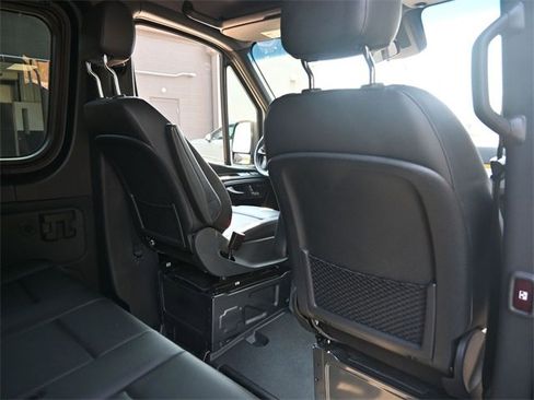 Used 2023 Mercedes-Benz Sprinter 2500 image 22