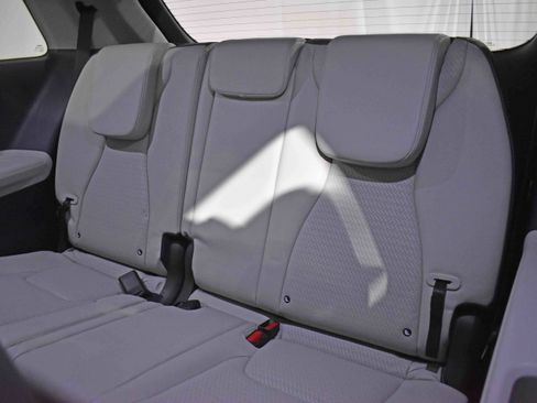 Used 2025 Kia Carnival SX Prestige image 29