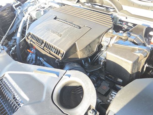 Used 2025 Honda Pilot TrailSport image 33