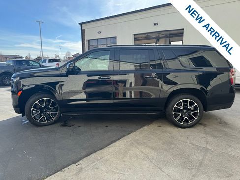 Used 2024 Chevrolet Suburban RST w/ Luxury Package image 4