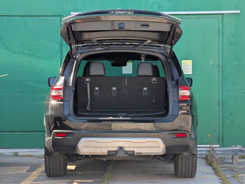 Used 2025 Honda Pilot TrailSport image 16