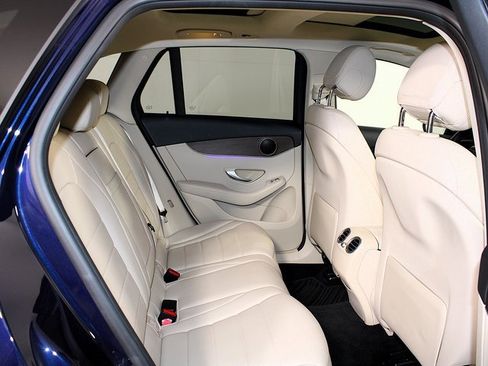 Used 2021 Mercedes-Benz GLC 300 4MATIC image 26